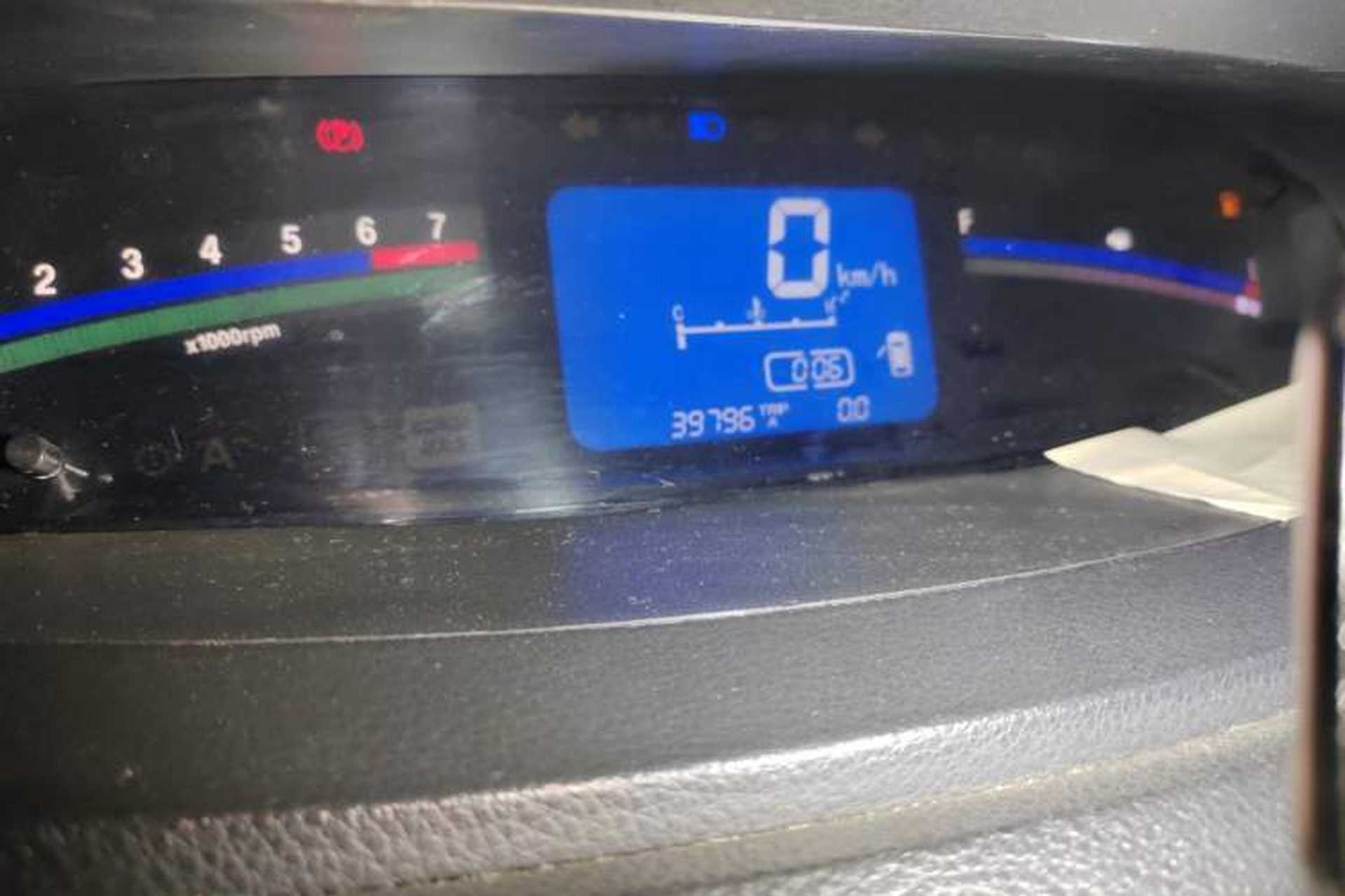 Used FORTHING Joyear SUV 2012 1.6L Comfort Model Odometer Close Up