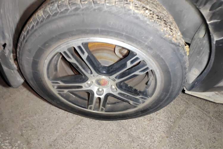 Used FORTHING Joyear SUV 2012 1.6L Comfort Model Right Front Wheel Hub