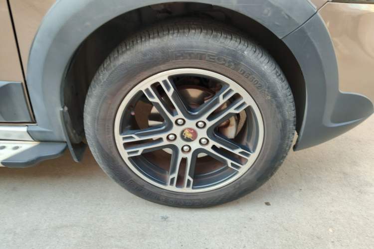 Used FORTHING Joyear SUV 2012 1.6L Luxury Model Right Front Wheel Hub