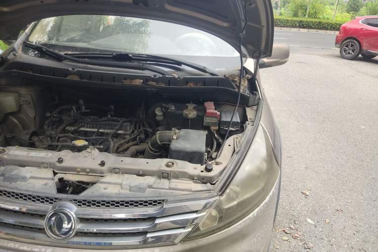 Used FORTHING Joyear SUV 2012 1.6L Luxury Model Engine Bay Left