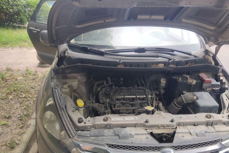 Used FORTHING Joyear SUV 2012 1.6L Luxury Model Engine Bay Right