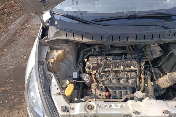 Used FORTHING Joyear SUV 2012 1.6L Luxury Model Engine Bay Right