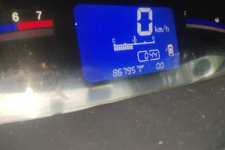 Used FORTHING Joyear SUV 2012 1.6L Luxury Model Odometer Close Up
