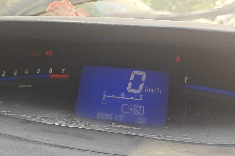 Used FORTHING Joyear SUV 2012 1.6L Deluxe Model Odometer Close Up