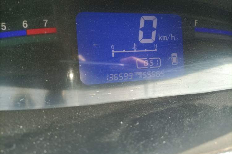 Used FORTHING Joyear SUV 2012 1.6L Luxury Model Odometer Close Up
