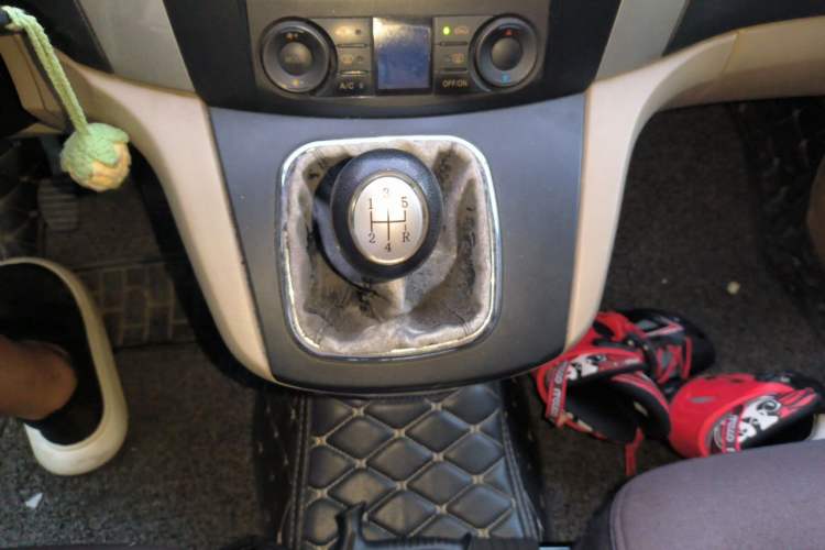Used FORTHING Joyear SUV 2012 1.6L Luxury Model Gear Lever