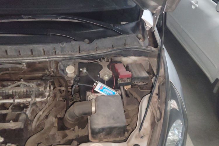 Used FORTHING Joyear SUV 2012 1.6L Luxury Model Engine Bay Left