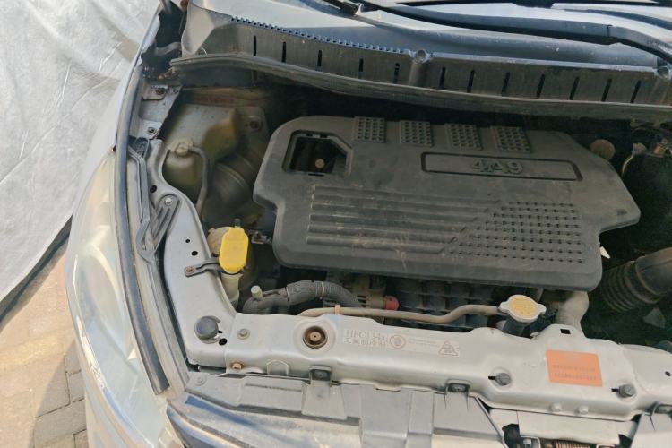 Used FORTHING Joyear SUV 2012 1.6L Luxury Model Engine Bay Right