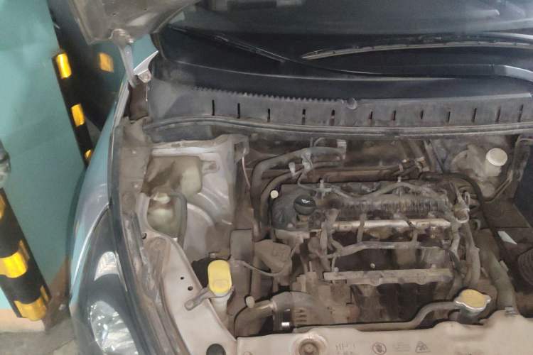 Used FORTHING Joyear SUV 2012 1.6L Luxury Model Engine Bay Right