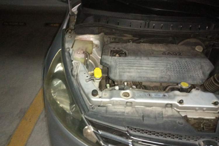 Used FORTHING Joyear SUV 2012 1.6L Luxury Model Engine Bay Right