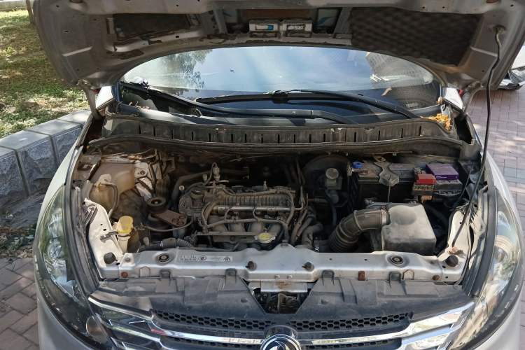 Used FORTHING Joyear SUV 2012 1.6L Luxury Model Engine Bay