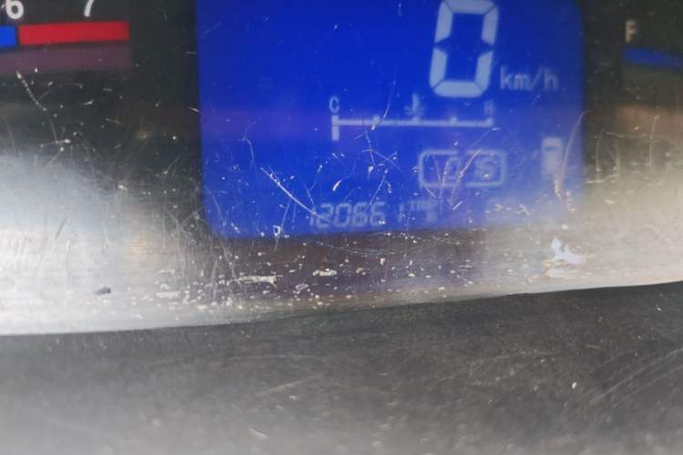 Used FORTHING Joyear SUV 2012 1.6L Luxury Model Odometer Close Up