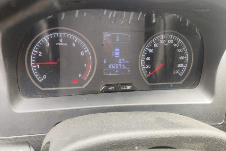 Used FORTHING Joyear SUV 2012 1.6L Deluxe Model Odometer Close Up