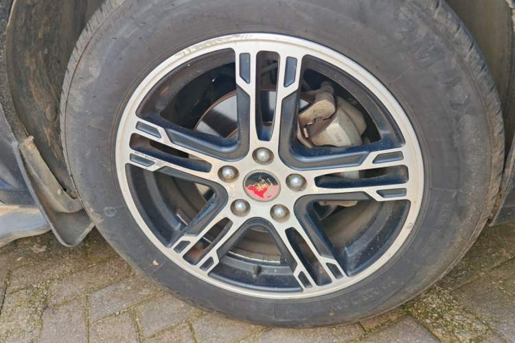 Used FORTHING Joyear SUV 2012 1.6L Luxury Model Right Front Wheel Hub