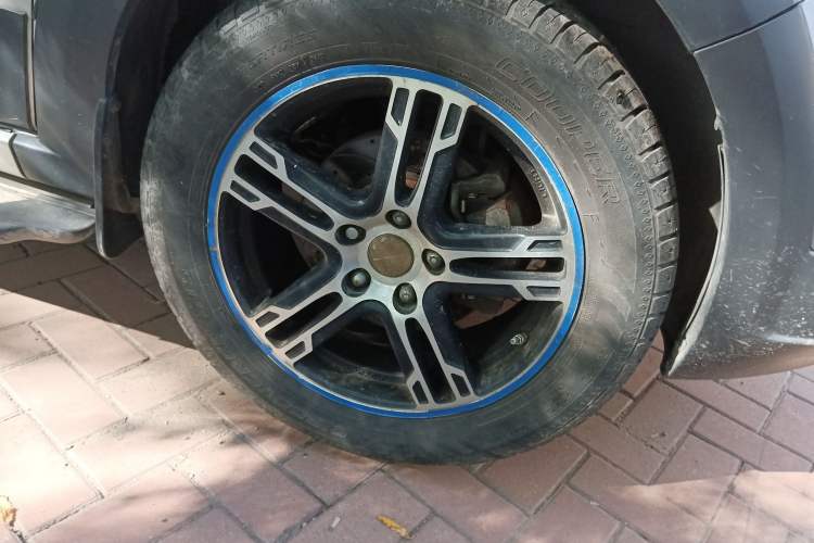 Used FORTHING Joyear SUV 2012 1.6L Luxury Model Right Front Wheel Hub
