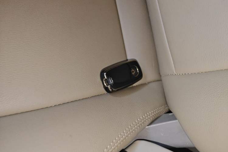 Used FORTHING Joyear SUV 2012 1.6L Luxury Model Vehicle Key
