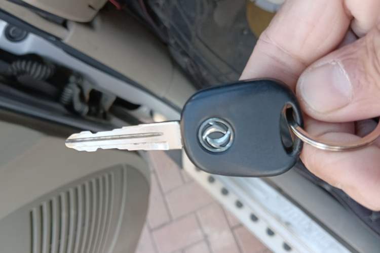 Used FORTHING Joyear SUV 2012 1.6L Luxury Model Vehicle Key