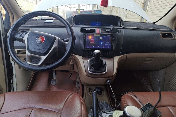 Used FORTHING Joyear SUV 2012 1.6L Luxury Model Center Console