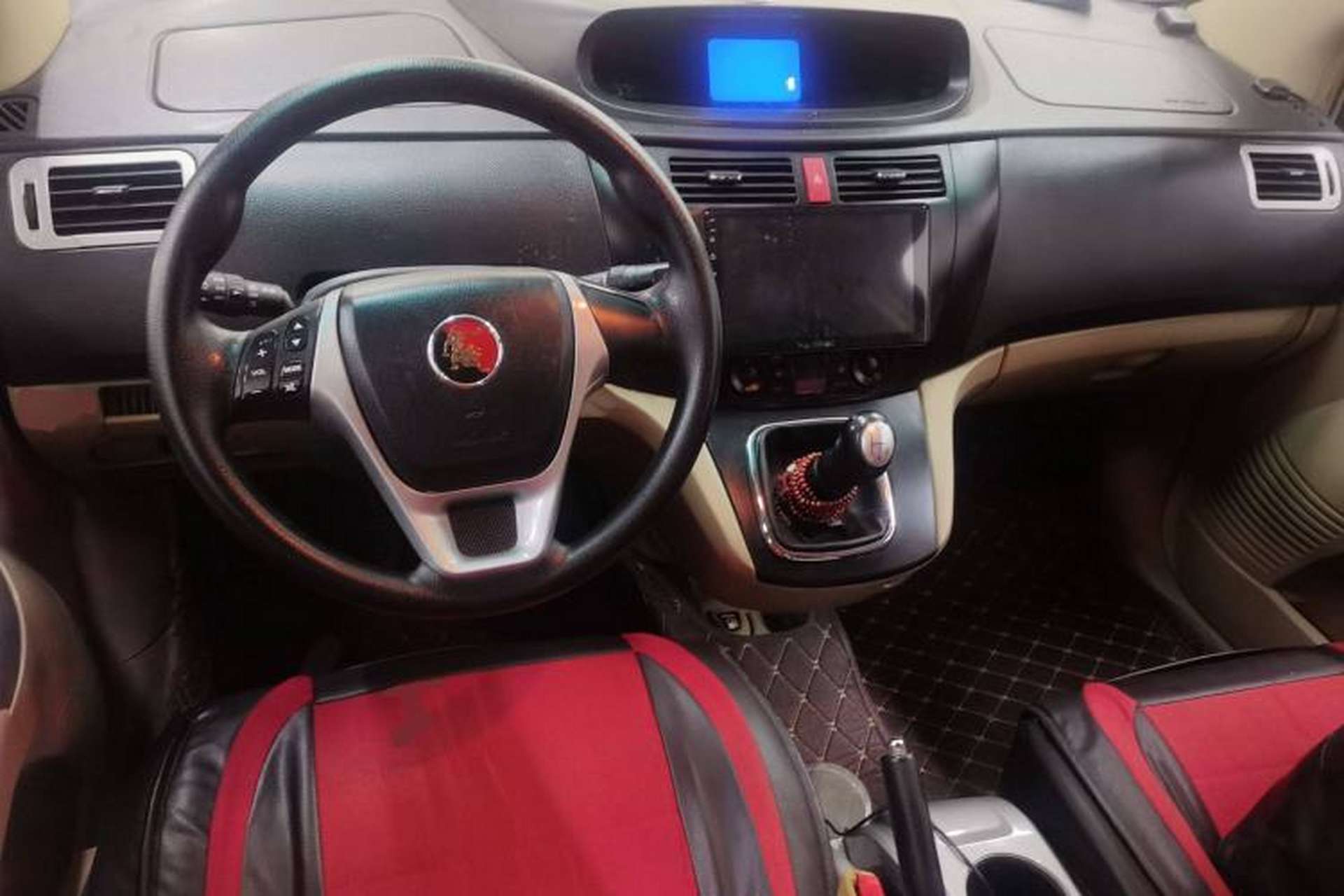 Used FORTHING Joyear SUV 2012 1.6L Luxury Model Center Console