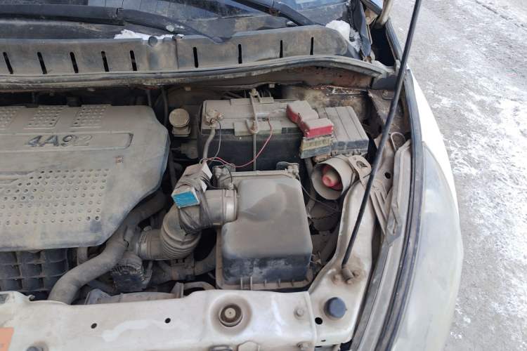 Used FORTHING Joyear SUV 2012 1.6L Luxury Model Engine Bay Left