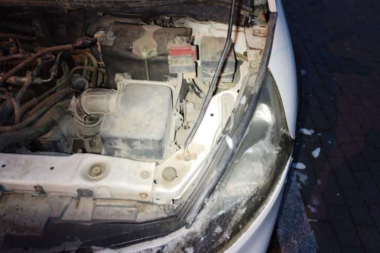Used FORTHING Joyear SUV 2012 1.6L Luxury Model Engine Bay Left