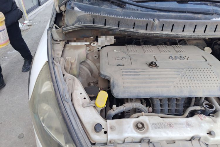 Used FORTHING Joyear SUV 2012 1.6L Luxury Model Engine Bay Right
