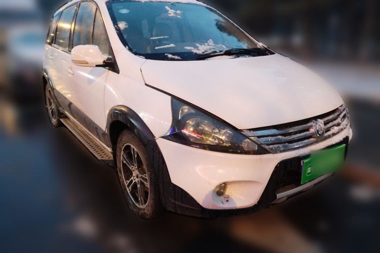 Used FORTHING Joyear SUV 2012 1.6L Luxury Model Front Right 45 Deg