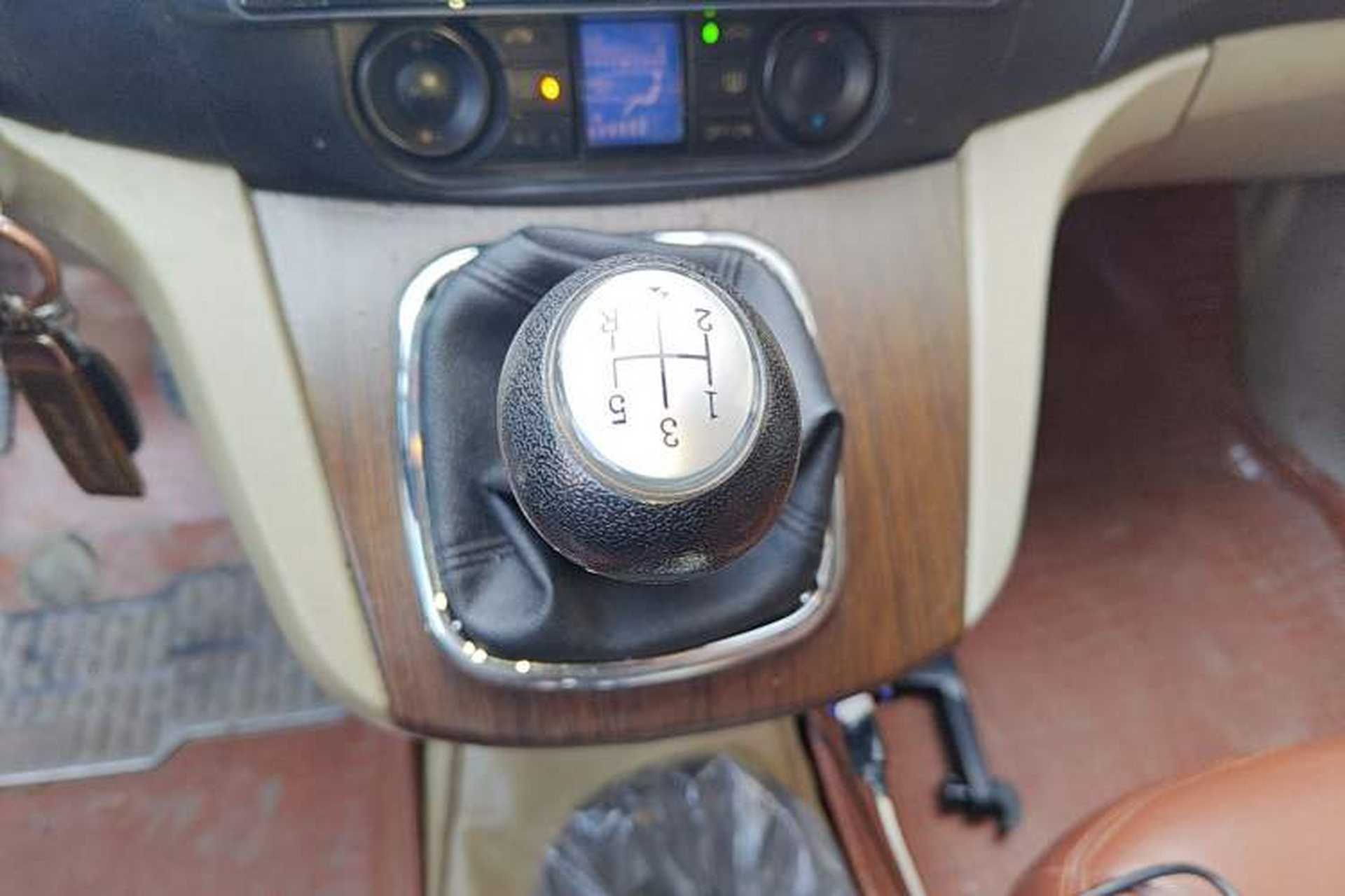 Used FORTHING Joyear SUV 2012 1.6L Luxury Model Gear Lever