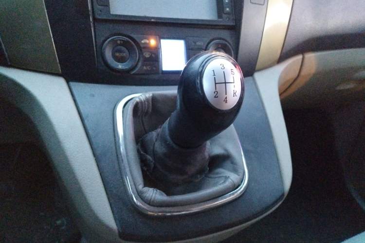 Used FORTHING Joyear SUV 2012 1.6L Luxury Model Gear Lever