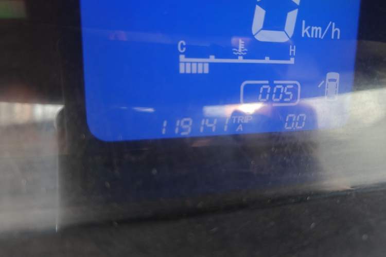 Used FORTHING Joyear SUV 2012 1.6L Luxury Model Odometer Close Up