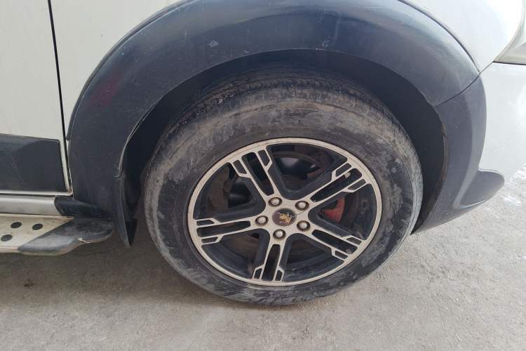 Used FORTHING Joyear SUV 2012 1.6L Luxury Model Right Front Wheel Hub