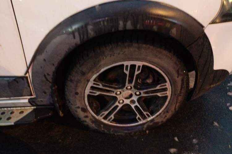 Used FORTHING Joyear SUV 2012 1.6L Luxury Model Right Front Wheel Hub