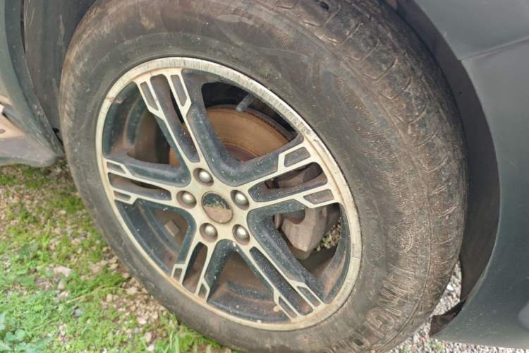 Used FORTHING Joyear SUV 2012 1.6L Luxury Model Right Front Wheel Hub