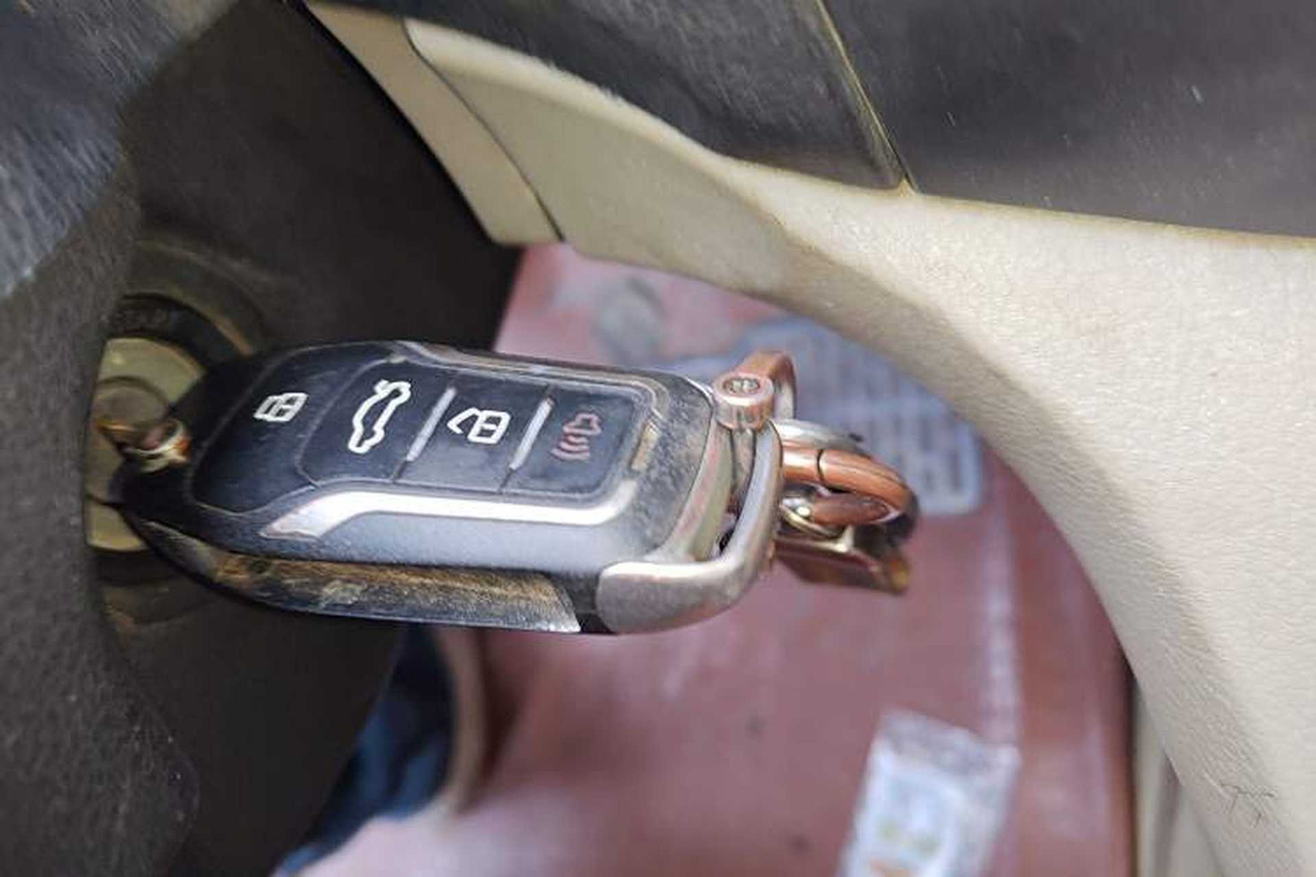 Used FORTHING Joyear SUV 2012 1.6L Luxury Model Vehicle Key