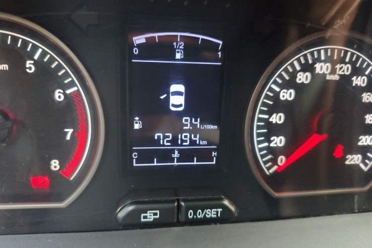 Used FORTHING Joyear X3 2014 1.5L Luxury Model Odometer Close Up