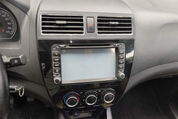 Used FORTHING Joyear X3 2014 1.5L Luxury Model Audio And AC Panel