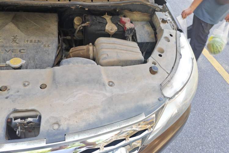 Used FORTHING Joyear X3 2014 1.5L Luxury Model Engine Bay Left