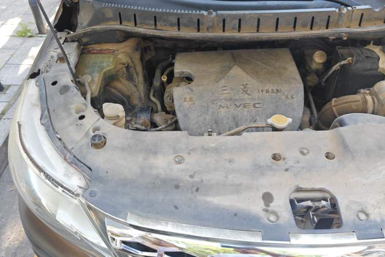 Used FORTHING Joyear X3 2014 1.5L Luxury Model Engine Bay Right