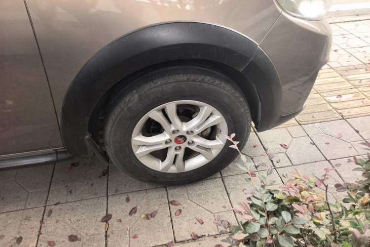 Used FORTHING Joyear X3 2014 1.5L Comfort Model Right Front Wheel Hub