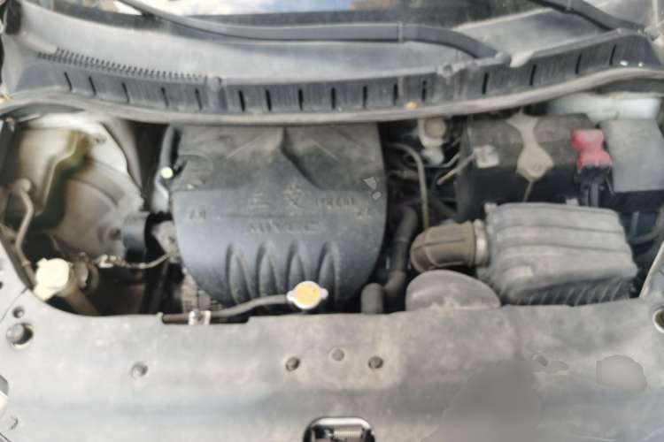 Used FORTHING Joyear X3 2014 1.5L Luxury Model Engine Bay