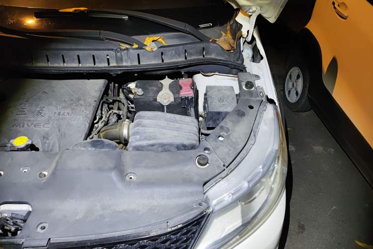 Used FORTHING Joyear X3 2014 1.5L Luxury Model Engine Bay Left