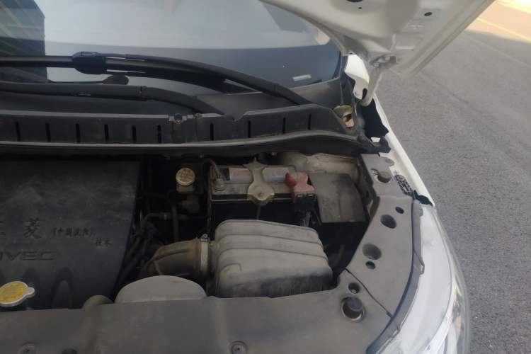 Used FORTHING Joyear X3 2014 1.5L Luxury Model Engine Bay Left