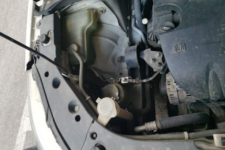Used FORTHING Joyear X3 2014 1.5L Luxury Model Engine Bay Right