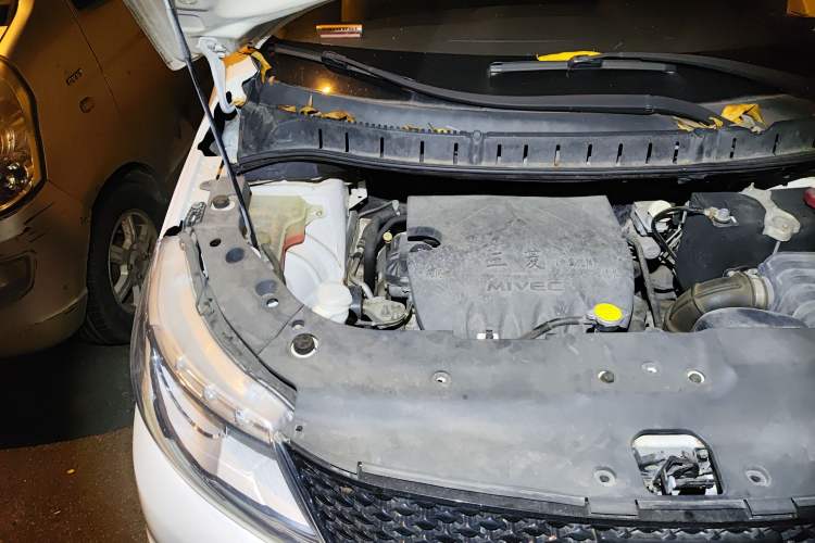 Used FORTHING Joyear X3 2014 1.5L Luxury Model Engine Bay Right