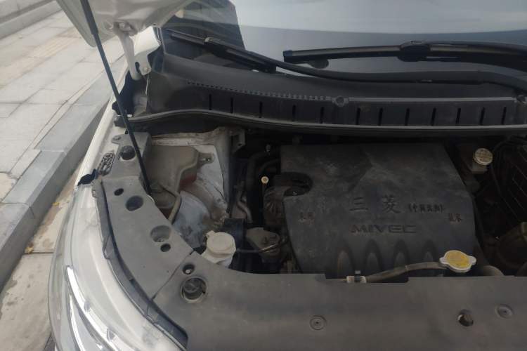 Used FORTHING Joyear X3 2014 1.5L Luxury Model Engine Bay Right