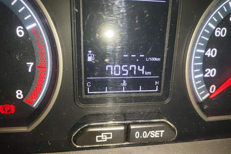 Used FORTHING Joyear X3 2014 1.5L Luxury Model Odometer Close Up