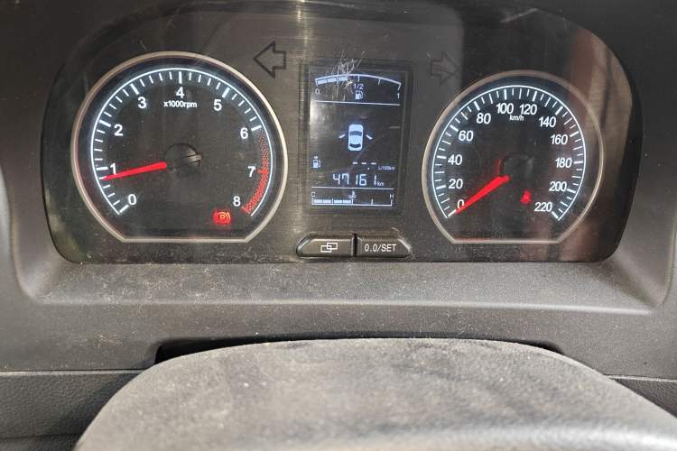 Used FORTHING Joyear X3 2015 1.5L Comfort Model Odometer Close Up