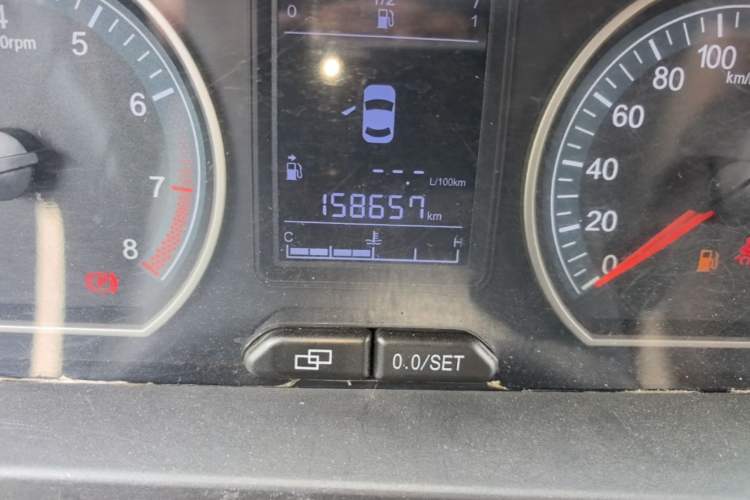 Used FORTHING Joyear X3 2015 1.5L Luxury Model Odometer Close Up