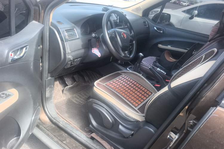 Used FORTHING Joyear X3 2015 1.5L Comfort Model Interior 1
