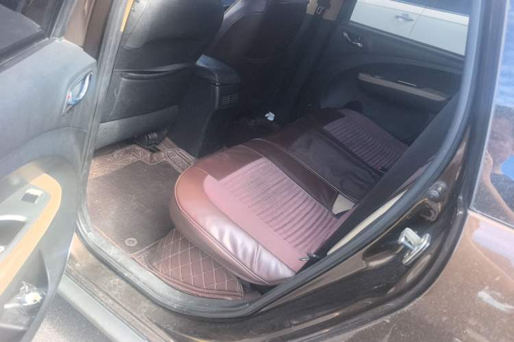 Used FORTHING Joyear X3 2015 1.5L Comfort Model Interior 2